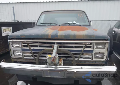 1988 Chevrolet Blazer V10 из США, поврежденный, VIN 1GNEV18K2JF148496